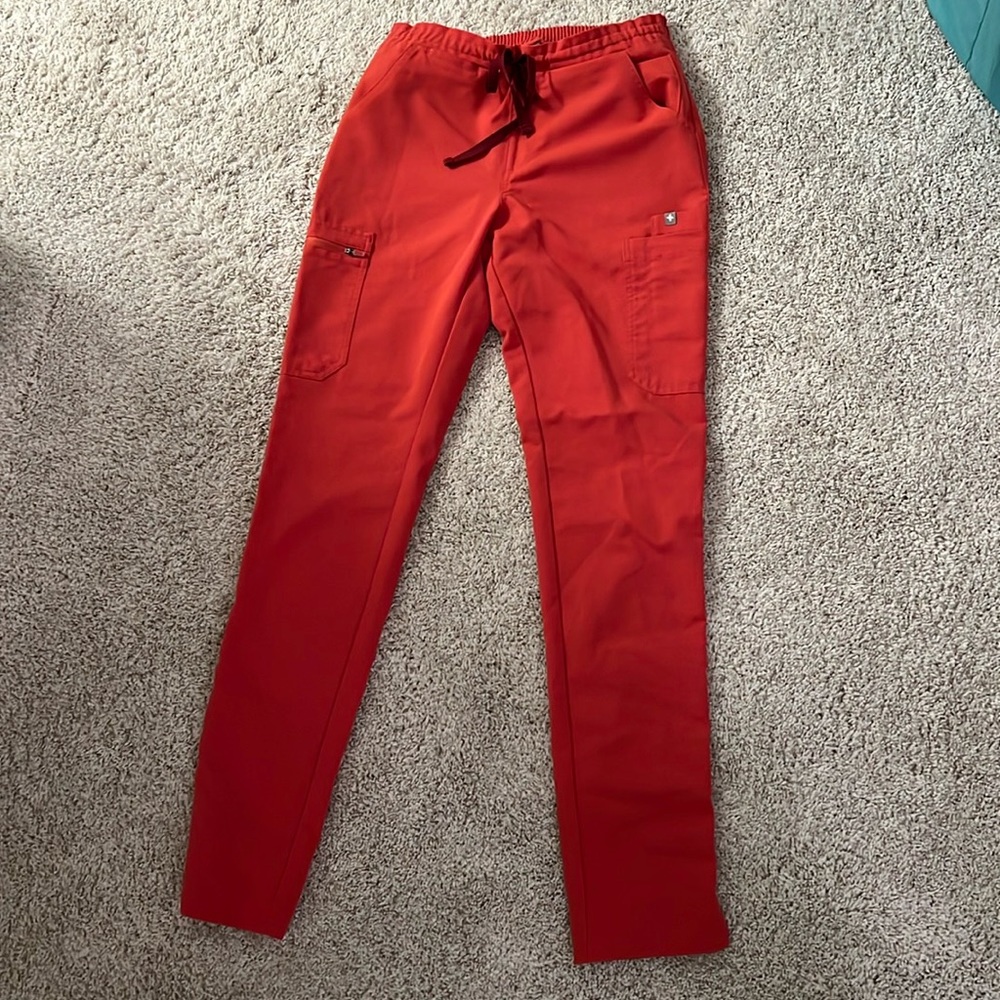 Figs yola skinny scrub pants